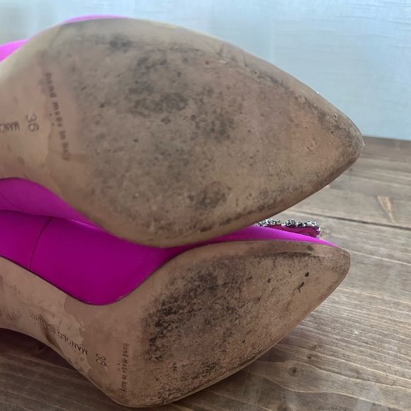 MANOLO BLAHNIK “HANGISI” Fuchsia Satin Jewel Buckle Pumps-Size 6 (AUTHENTICATED) - Picture 5 of 16